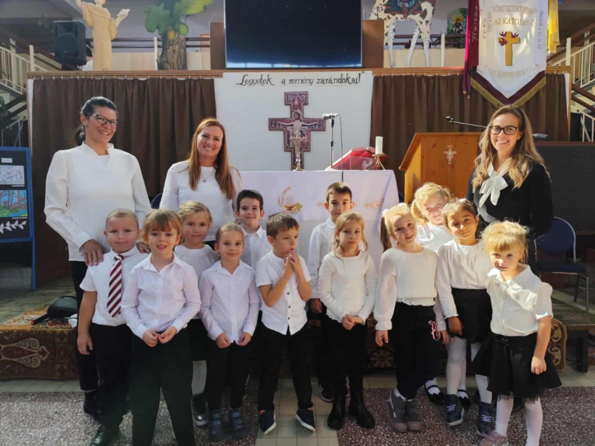 Szent Ferenc napi ünnepi szentmise a Szent Ferenc Iskolában